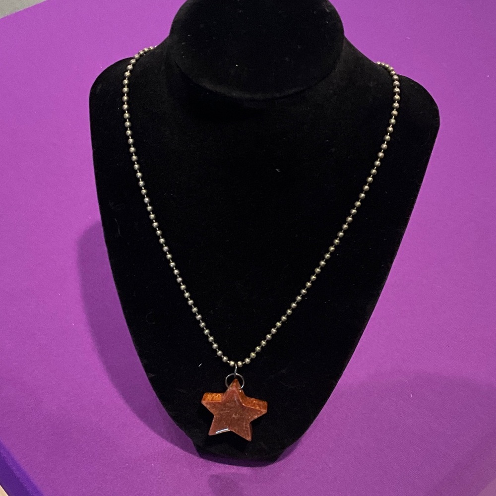 Star Pendant Necklace in Silver and Brown